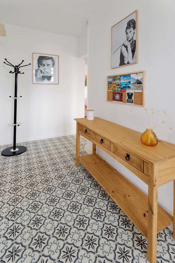 شقة Loft British Au Pied Du Mont ! بونتورسون المظهر الخارجي الصورة